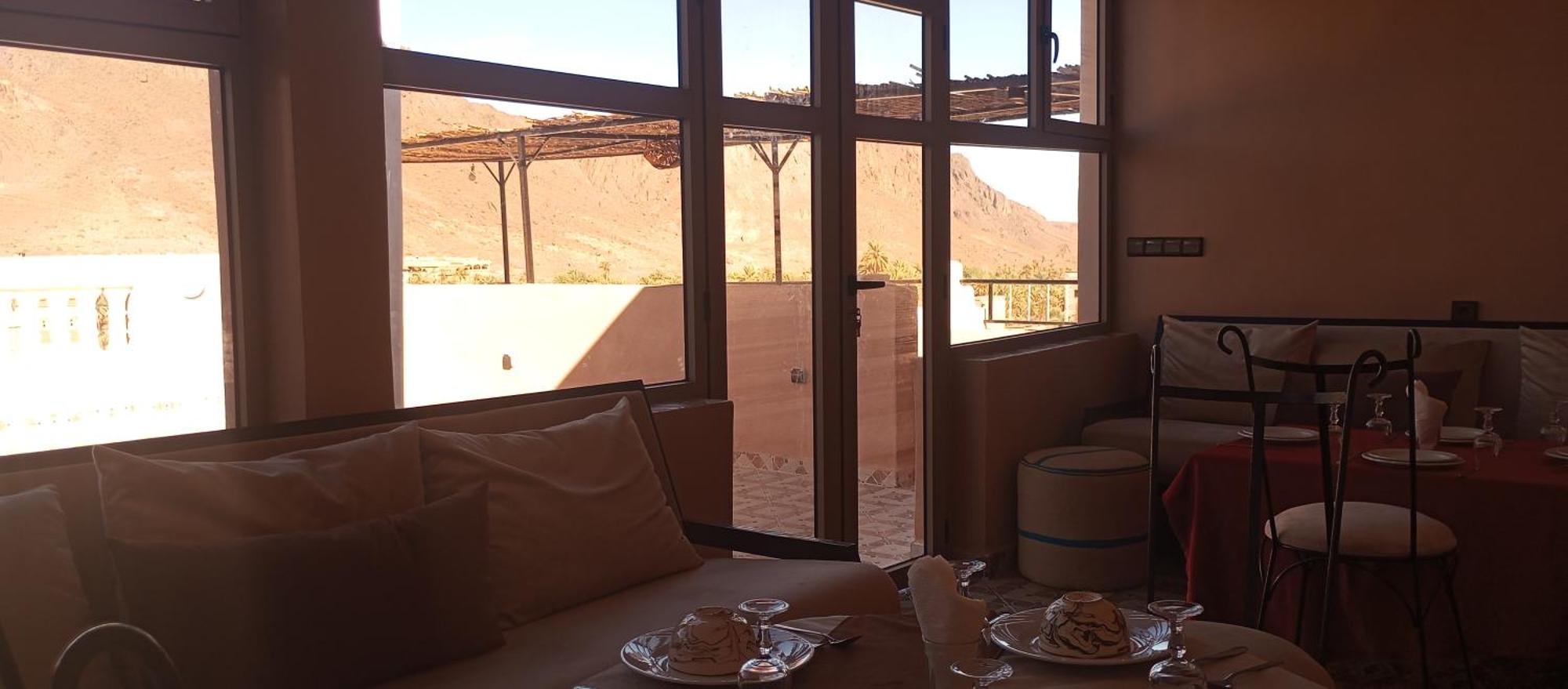 Auberge Restaurant Tissili " Oasis De Fint" Exteriör bild