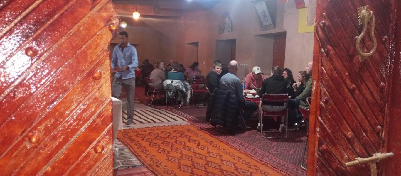 Auberge Restaurant Tissili " Oasis De Fint" Exteriör bild